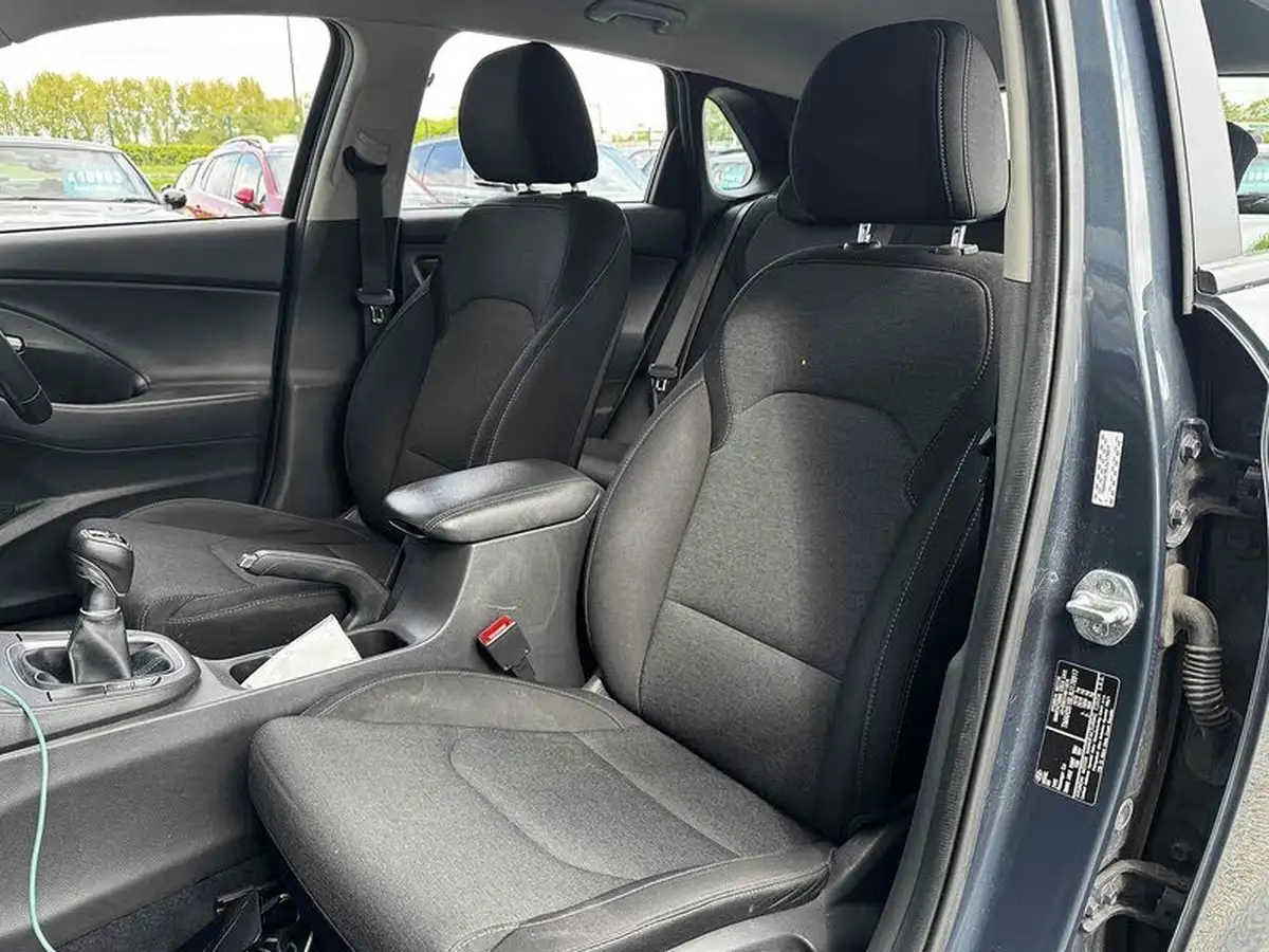 2022-hyundai-i30-10-t-gdi-se-connect-hatchback-big-27