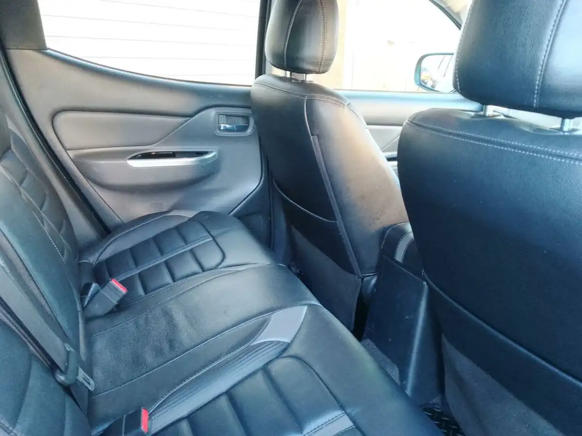 2019-mitsubishi-l200-24di-d-barbarian-eu6-big-26