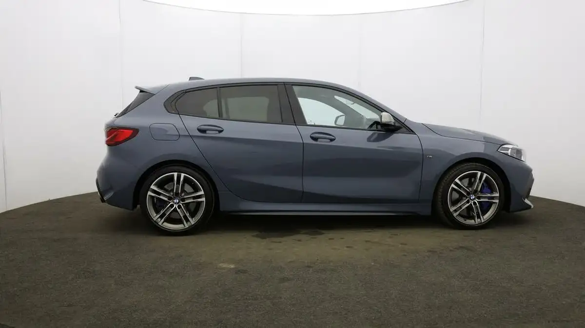 2022-bmw-1-series-20-m135i-xdrive-big-44