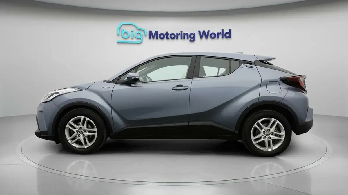 2020-toyota-c-hr-18-vvt-i-icon-parking-pack-big-3