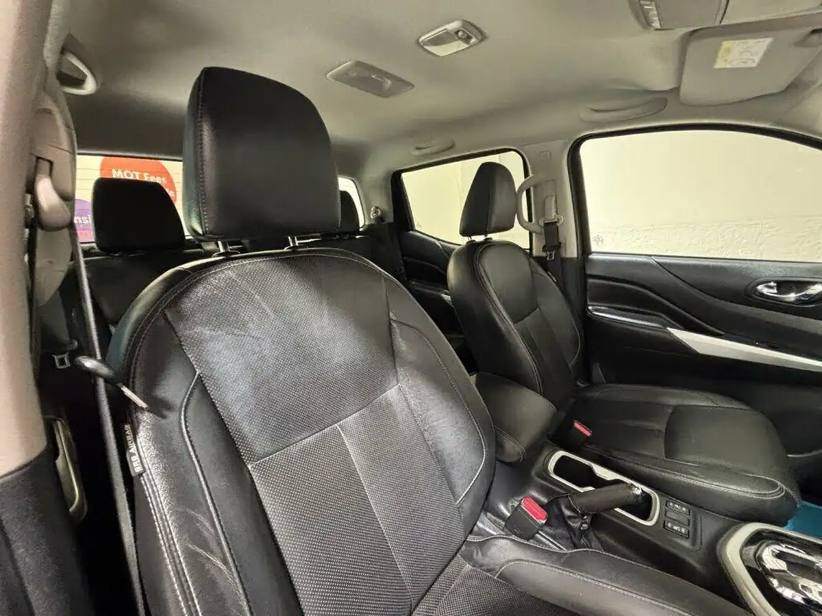 2021-nissan-navara-23dci-tt-tekna-8-navileather-auto-big-5