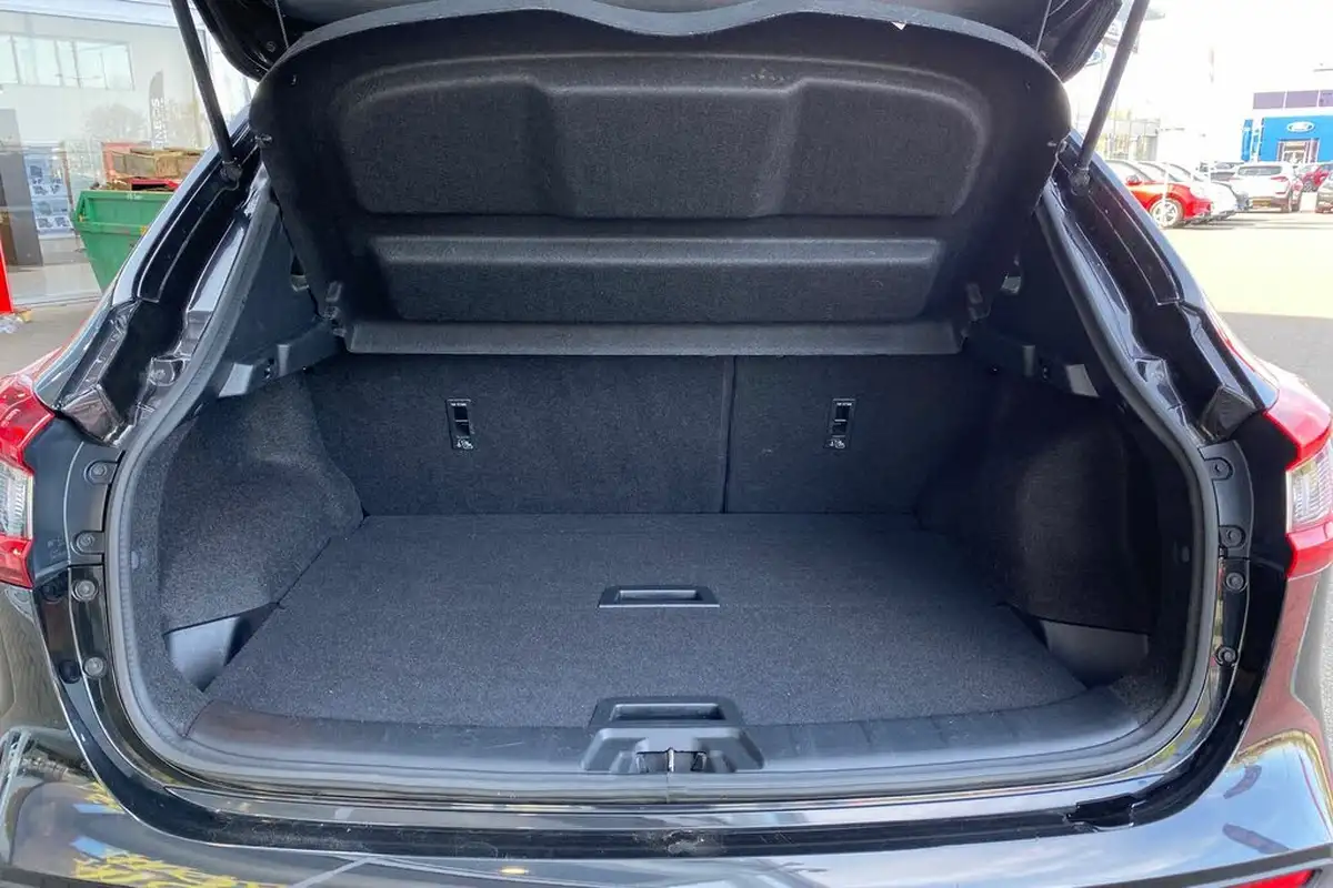 2018-nissan-qashqai-16dci-tekna-big-14