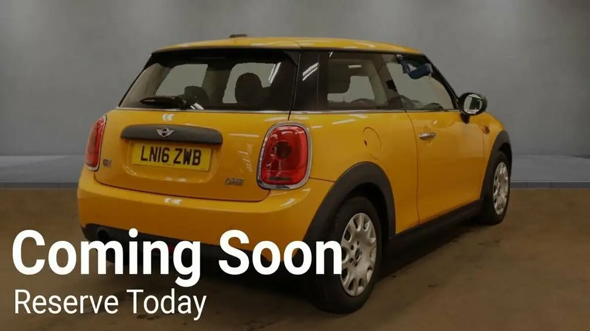 2016-mini-cooper-12-one-3d-auto-big-3