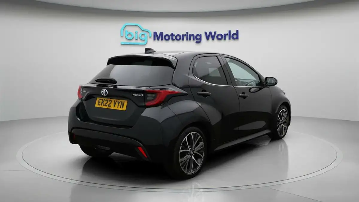 2022-toyota-yaris-15-vvt-i-excel-big-7