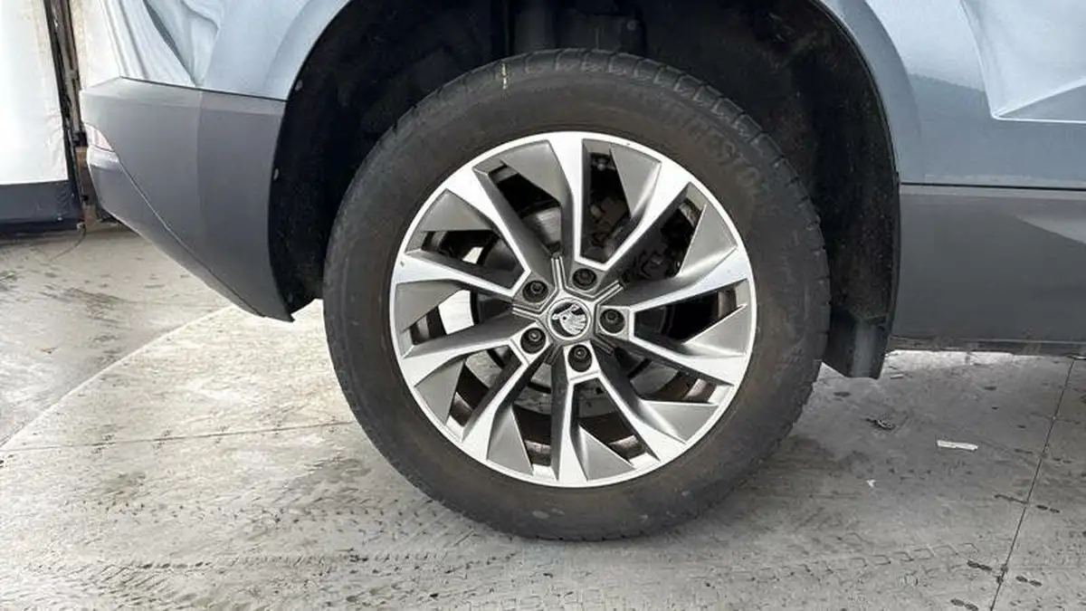 2021-skoda-karoq-15-tsi-se-drive-big-26