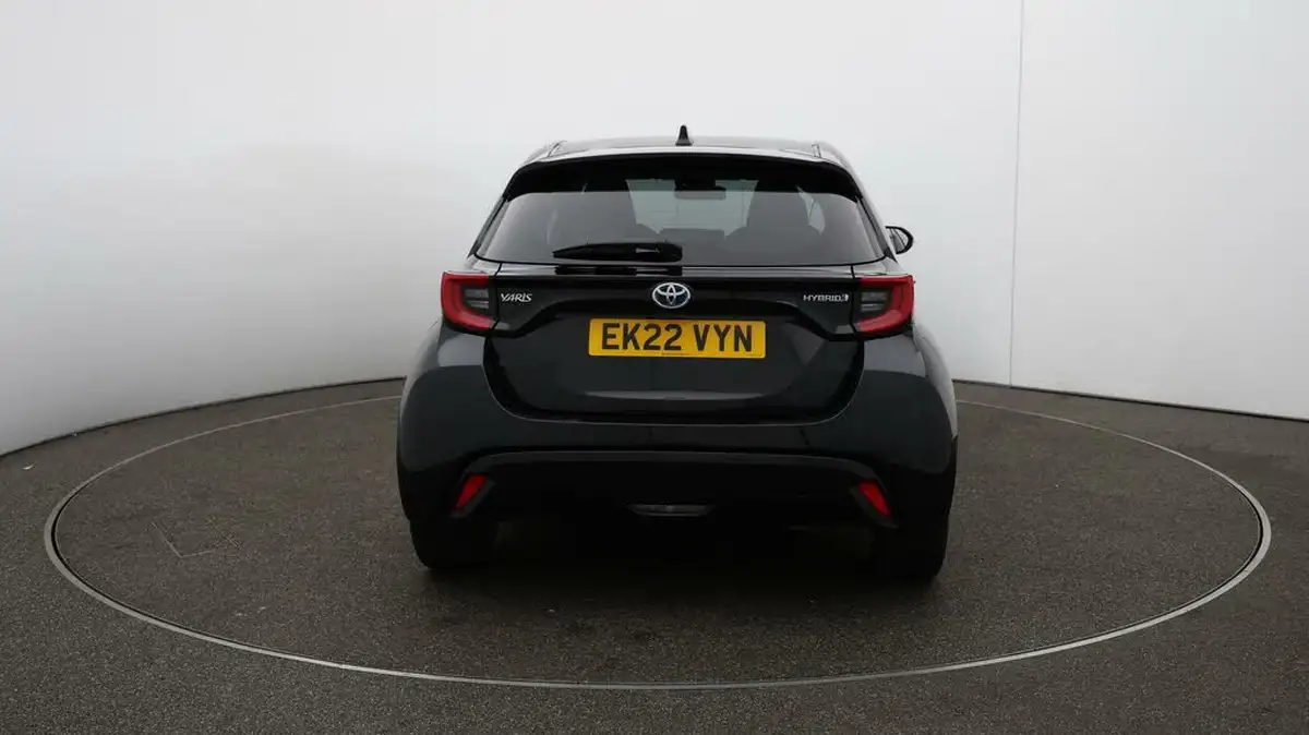 2022-toyota-yaris-15-vvt-i-excel-big-55