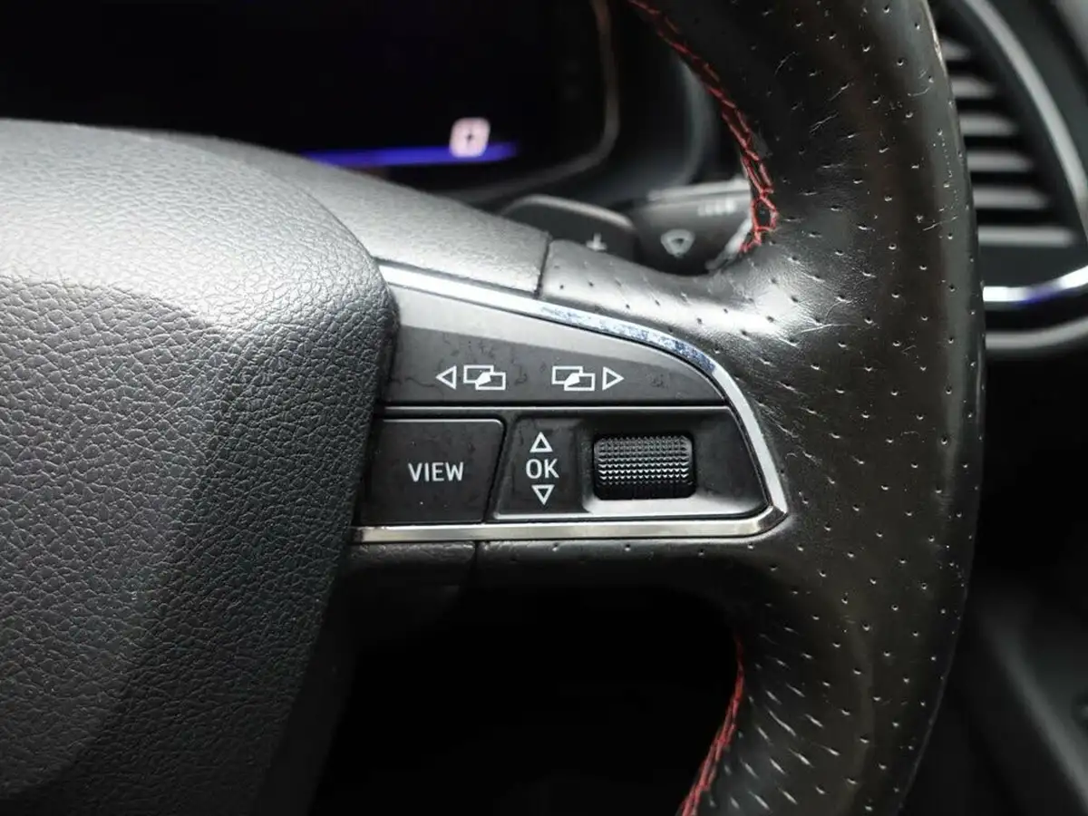 2020-seat-leon-20tdi-fr-black-edition-hatchback-dsg-big-22