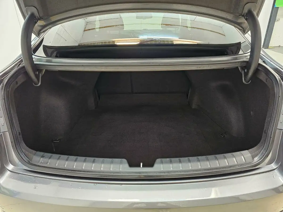 2016-hyundai-i40-17crdi-se-nav-141ps-saloon-4d-big-29