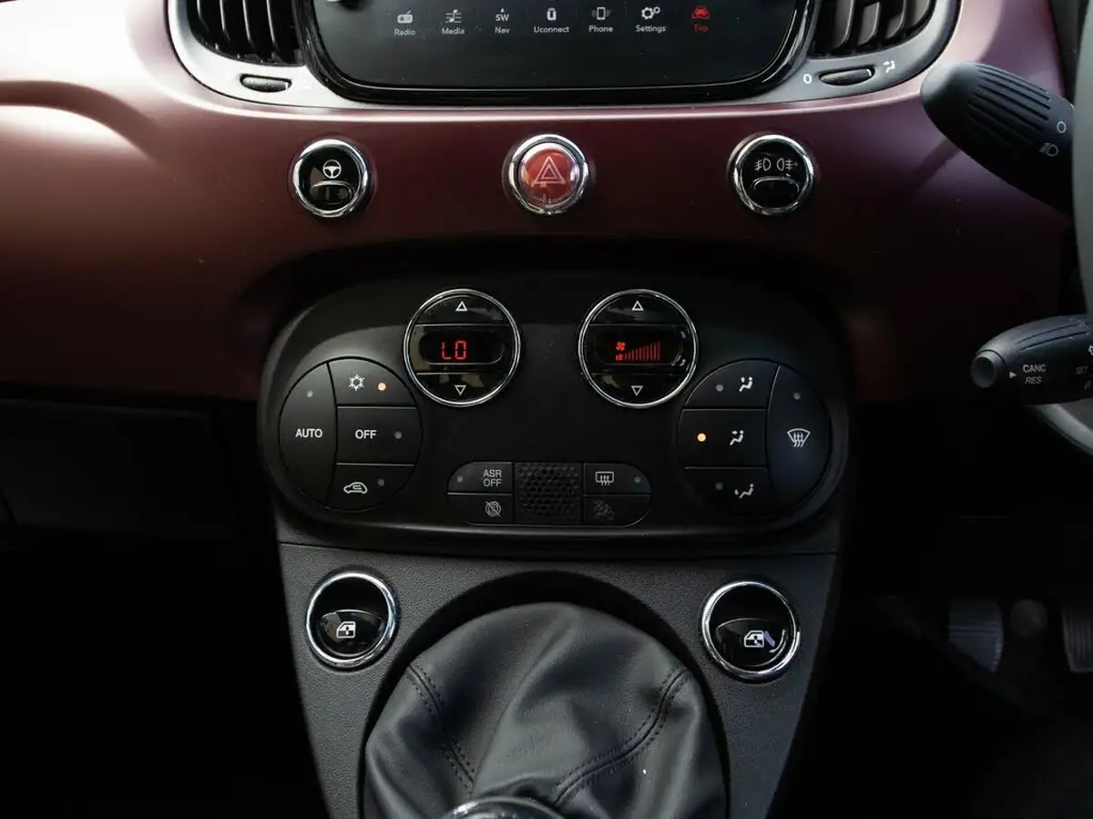 2020-fiat-500-10-star-big-33