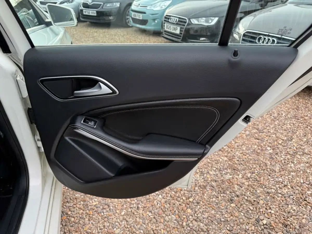 2016-mercedes-benz-a-class-15d-a180d-sport-executivess-7g-dct-big-23