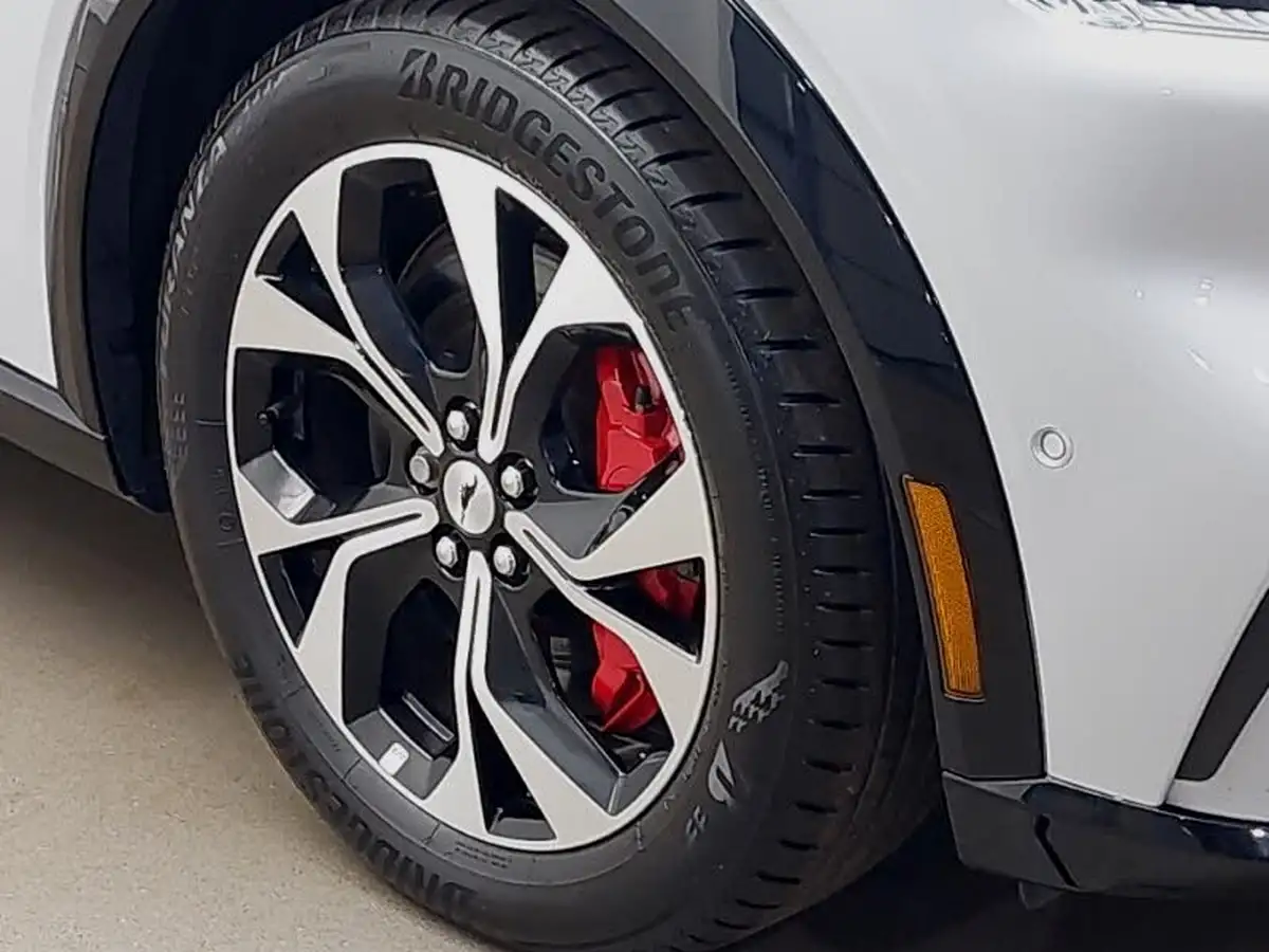 2022-ford-mustang-mach-e-e-extended-range-351ps-awd-big-8
