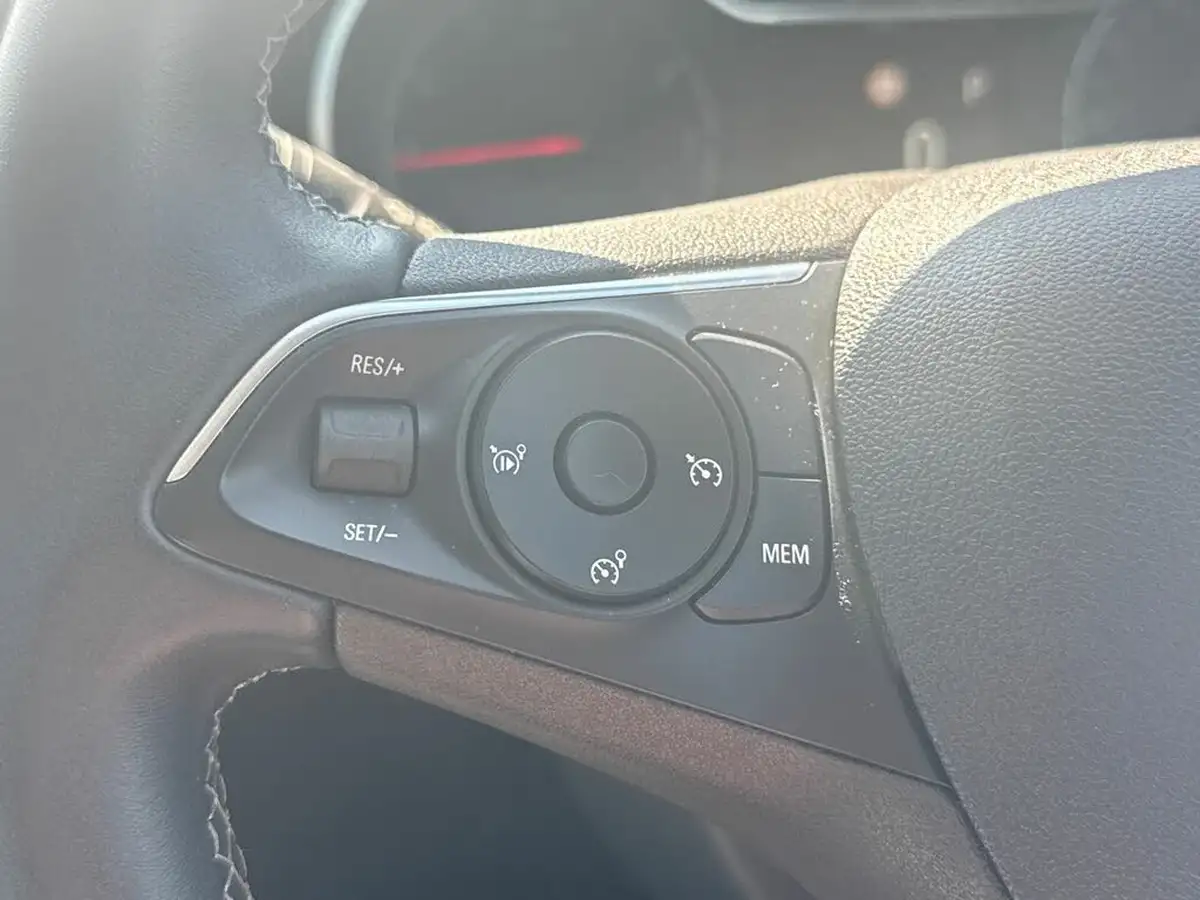 2020-vauxhall-grandland-x-12-sri-nav-auto-big-15
