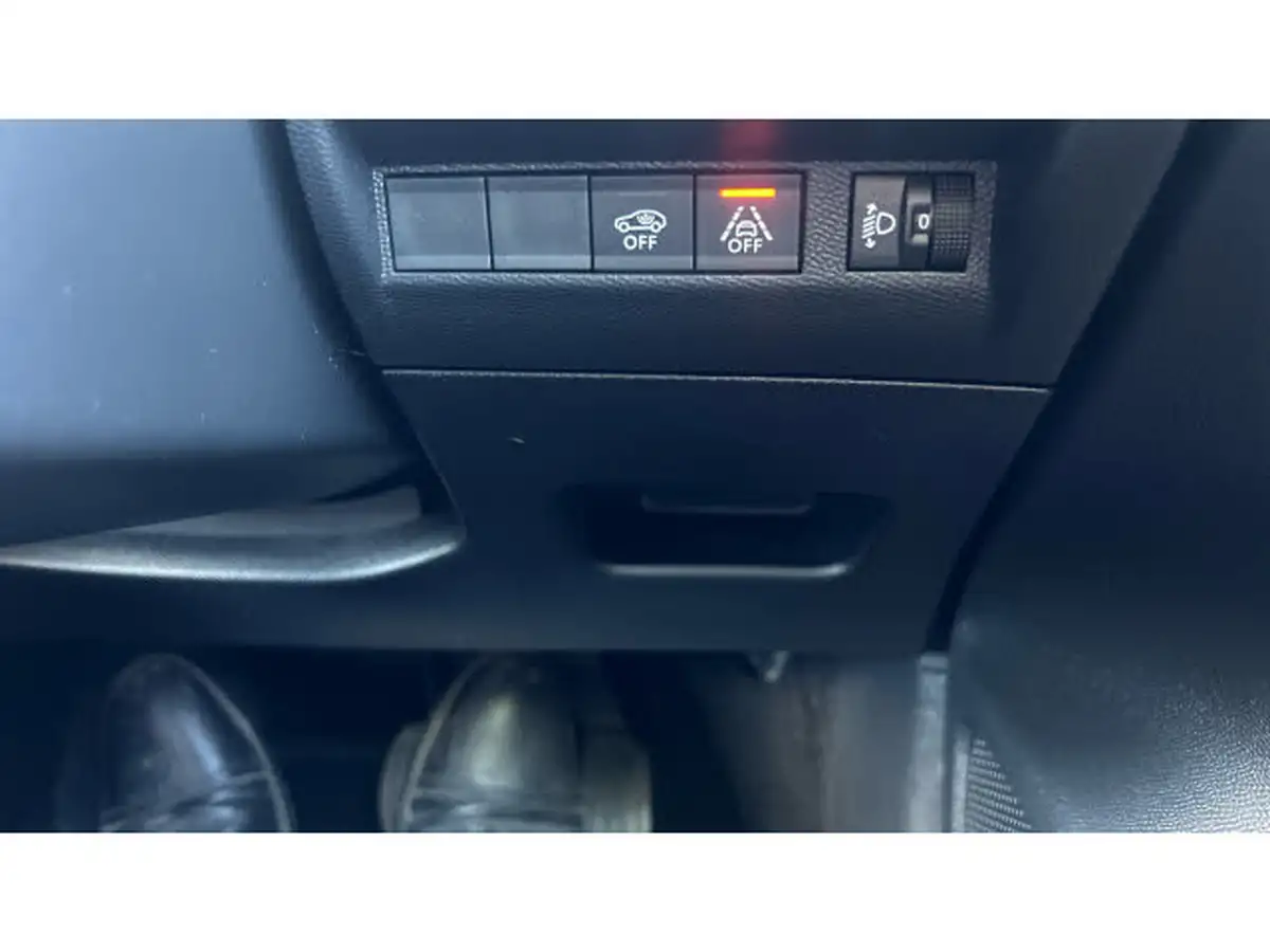 2021-peugeot-208-12-puretech-allure-premium-100bhp-big-34