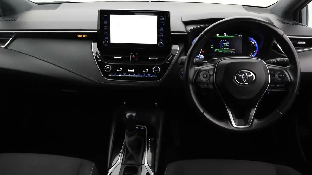 2022-toyota-corolla-18-vvt-i-icon-120bhp-trk-hatchback-5d-big-12