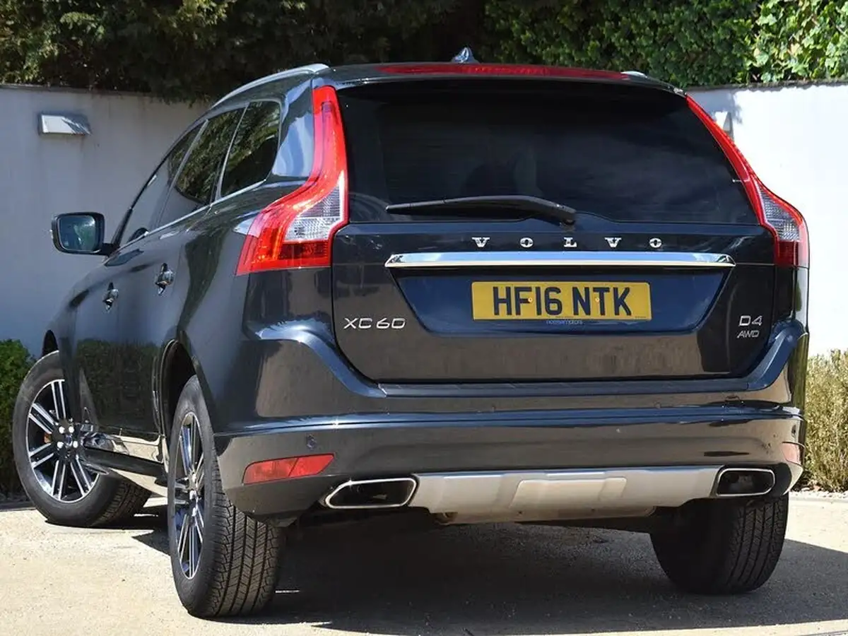2016-volvo-xc60-24td-d4-se-lux-nav-geartronic-big-1