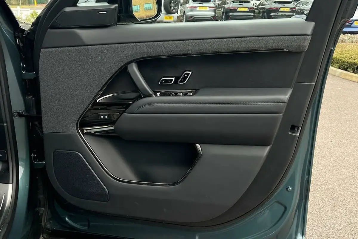 2023-land-rover-range-rover-sport-30-p400-autobiography-big-74