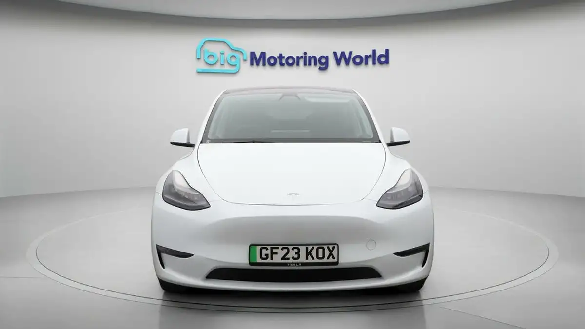 2023-tesla-model-y-e-long-range-big-2