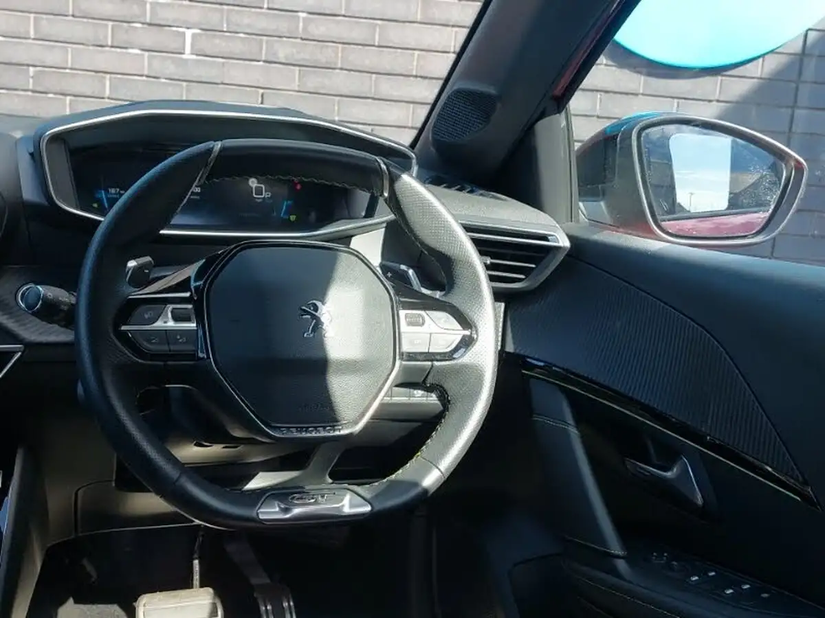 2023-peugeot-208-12-puretech-gt-100ps-eat8-big-9