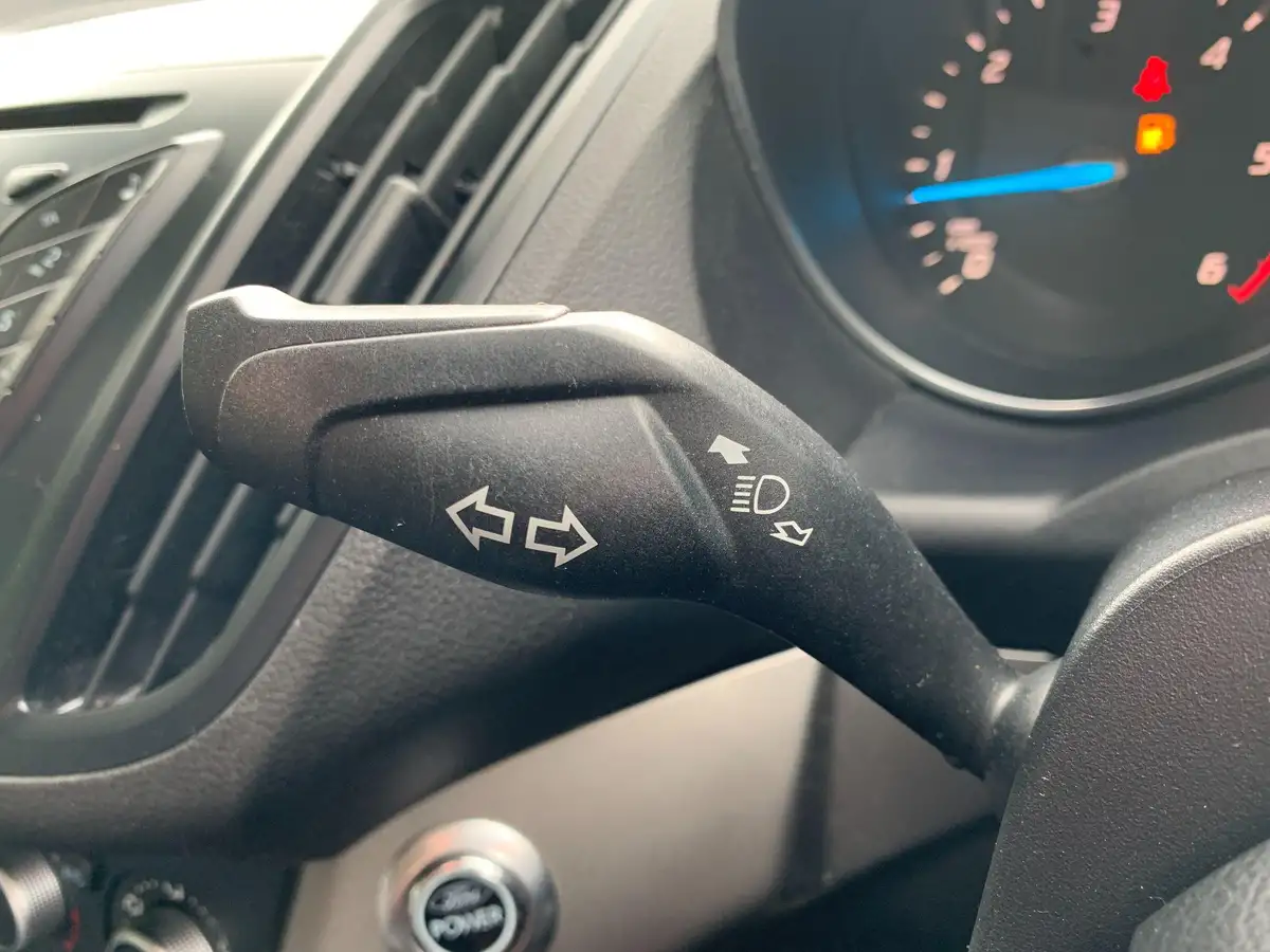 2013-ford-kuga-20tdci-zetec-big-21