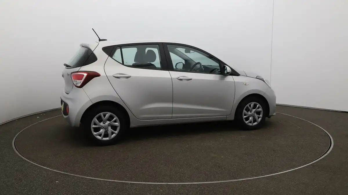 2017-hyundai-i10-12-se-big-50