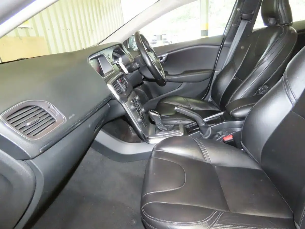 2017-volvo-v40-20td-d3-inscription-geartronic-big-10