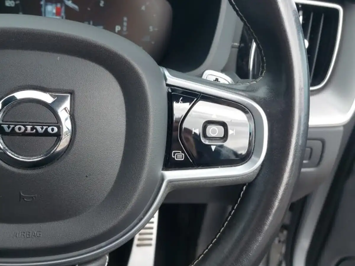 2020-volvo-xc60-20td-b5-r-design-pro-big-18
