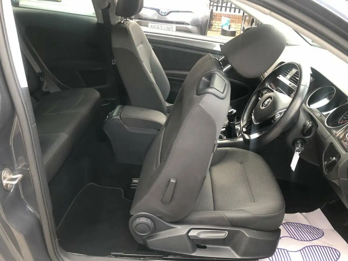 2018-volkswagen-golf-14-tsi-se-hatchback-3d-big-24