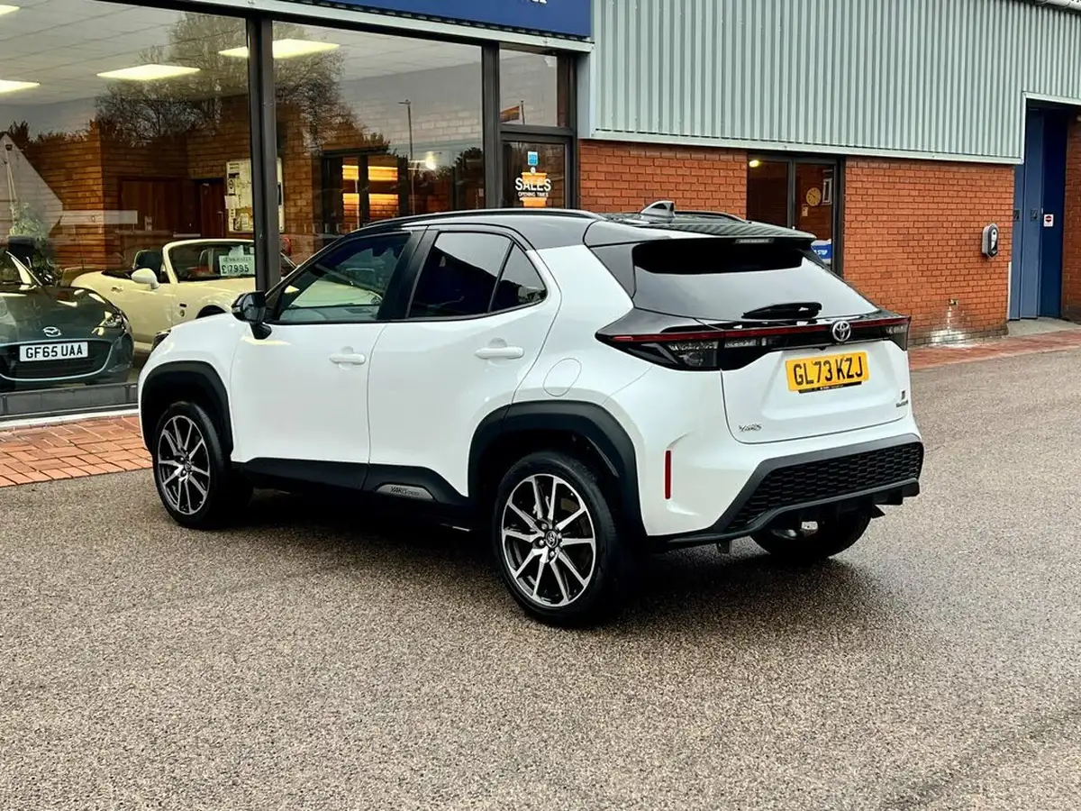 2023-toyota-yaris-cross-15-vvt-i-gr-sport-big-7