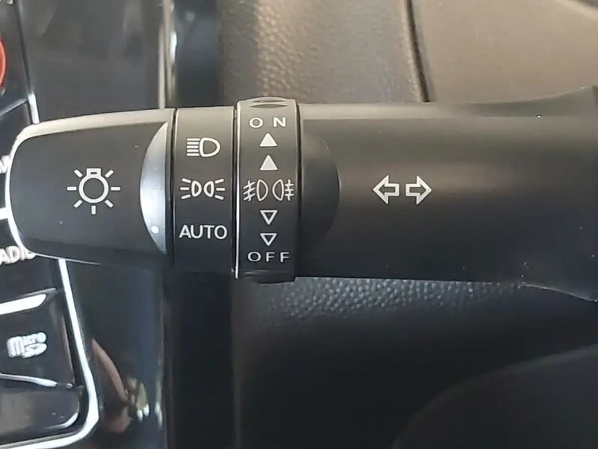 2020-mitsubishi-mirage-12-design-cvt-big-15