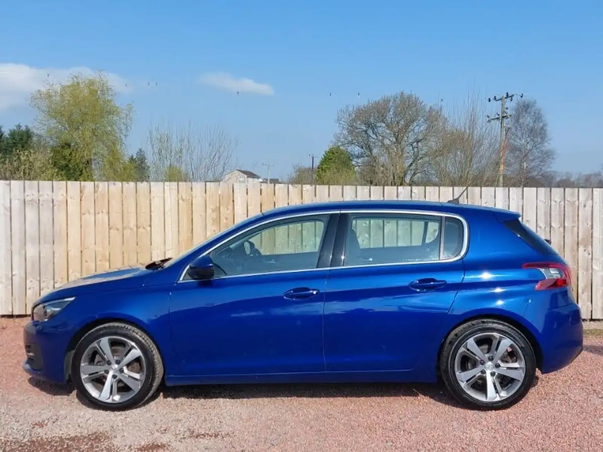 2019-peugeot-308-12-puretech-allure-130bhp-big-3