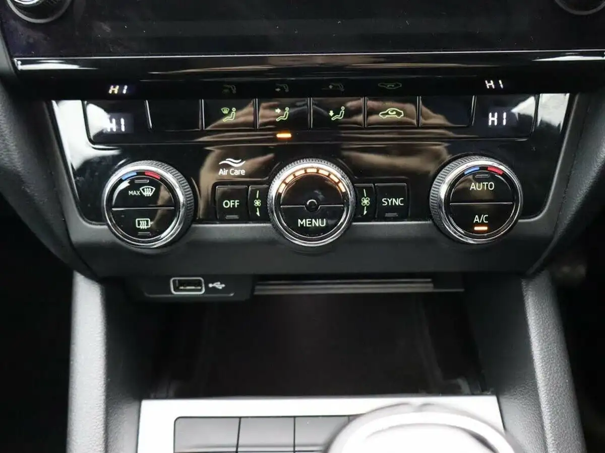 2020-skoda-octavia-10-tsi-se-technology-115ps-estate-big-14