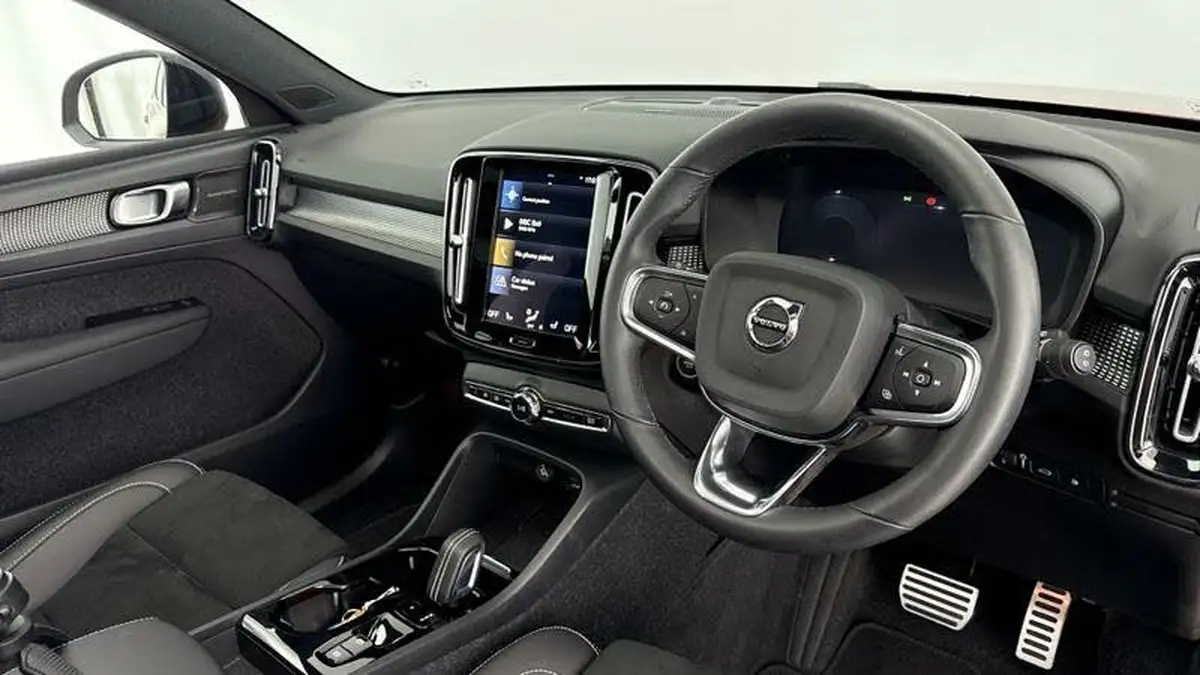 2021-volvo-xc40-15-t5-r-design-262bhp-big-5