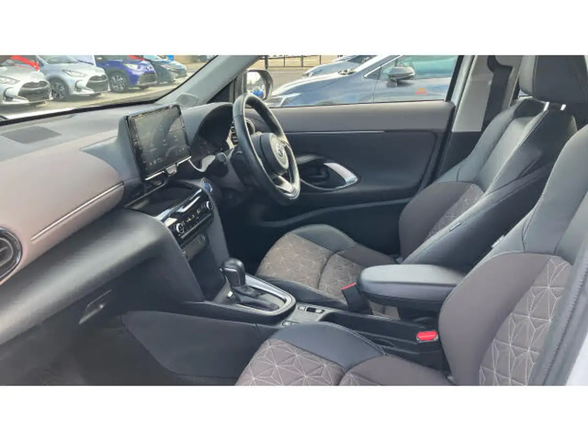 2023-toyota-yaris-cross-15-vvt-i-excel-awd-i-big-9