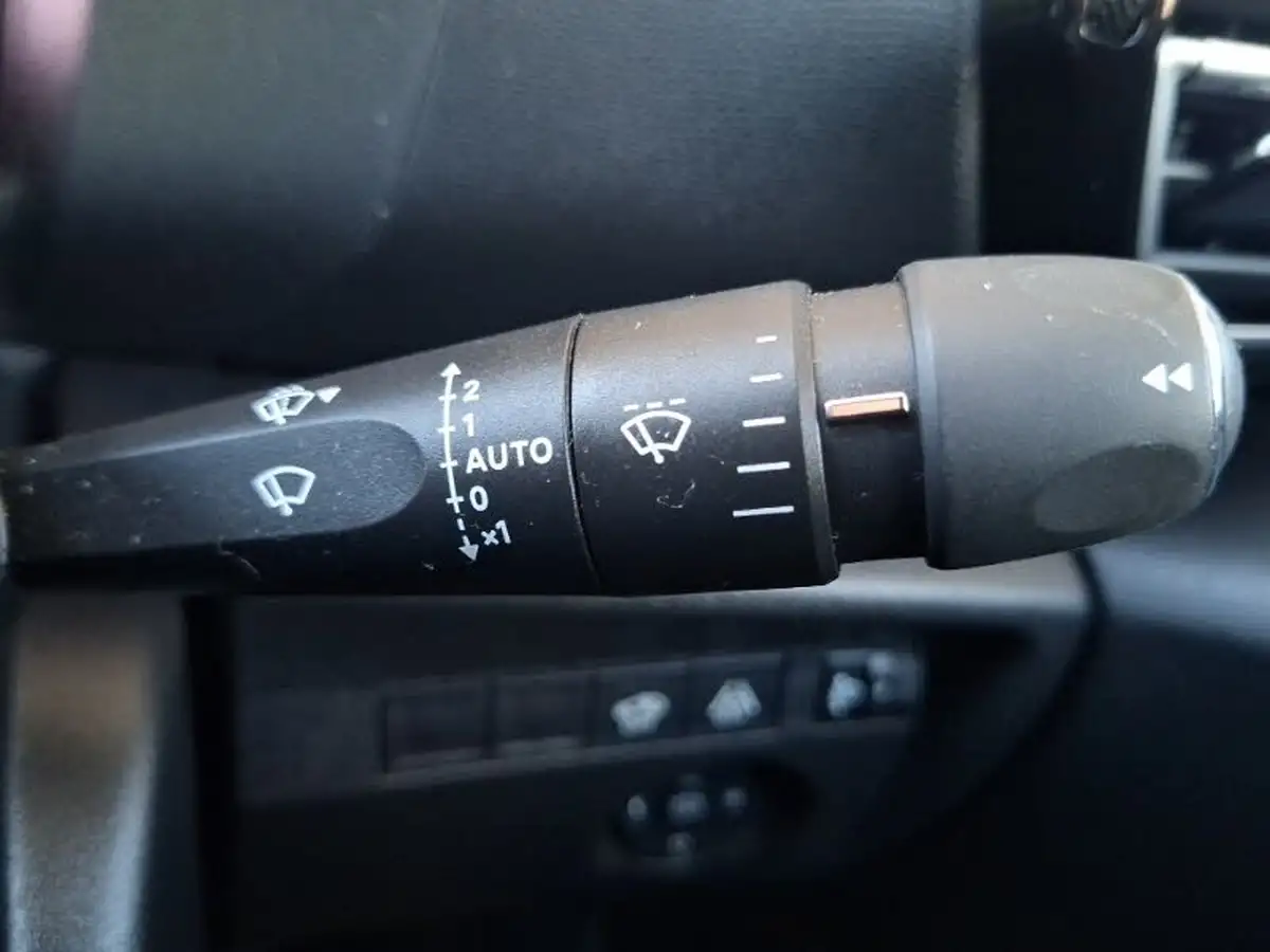 2022-citroen-c4-12-puretech-shine-130ps-big-15