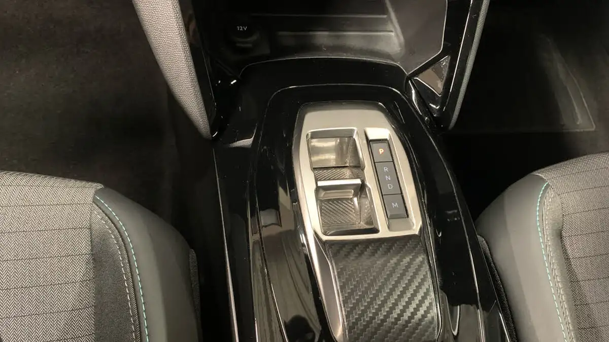 2022-peugeot-208-12-puretech-allure-premium-100bhp-eat8-big-19