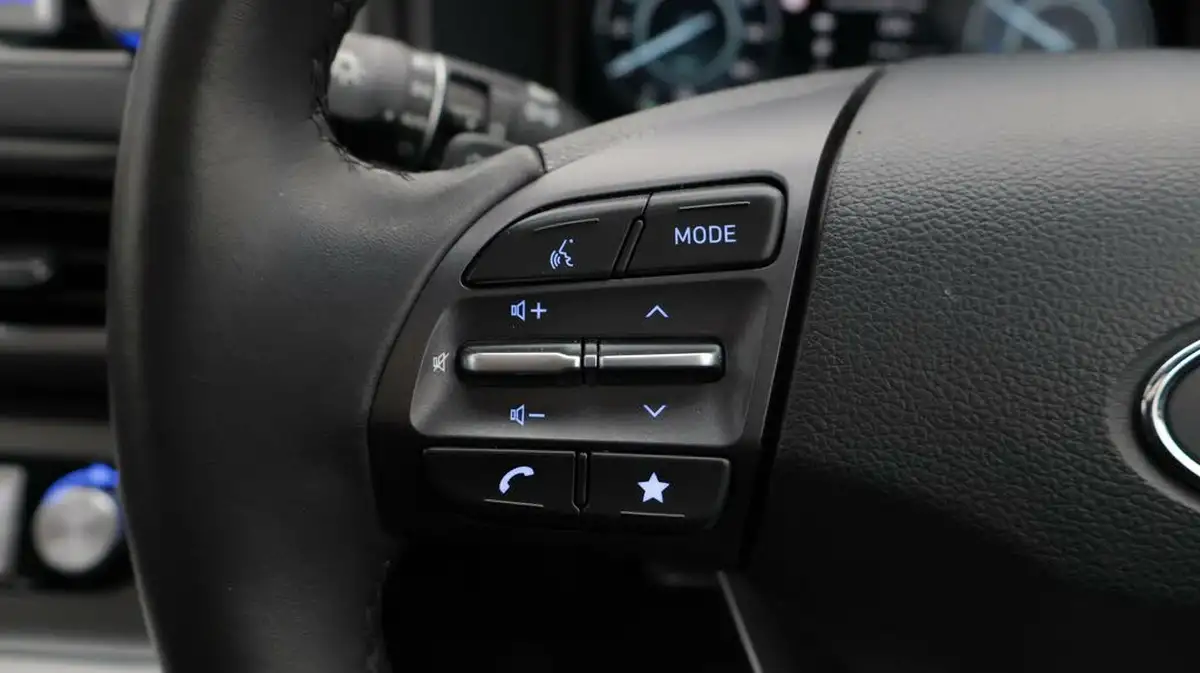 2023-hyundai-kona-e-ultimate-204ps-64kwh-105kw-obc-big-25