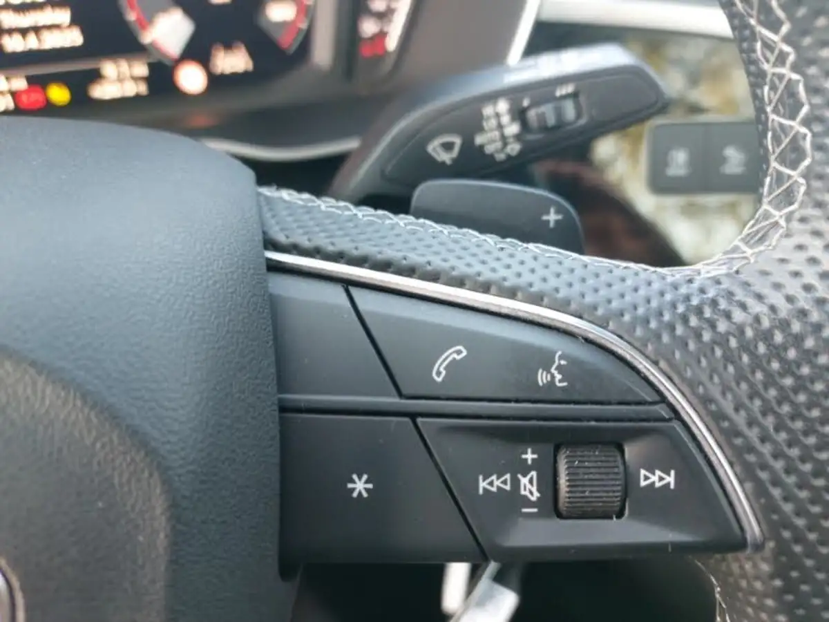 2023-audi-q3-20-40-tfsi-black-edition-sportback-big-18