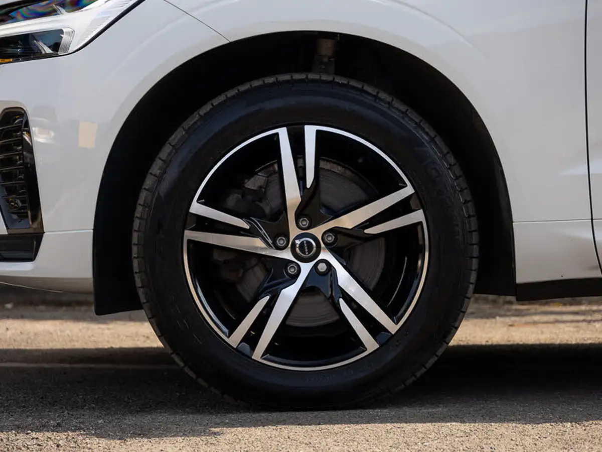 2021-volvo-xc60-20td-b4-r-design-awd-big-16