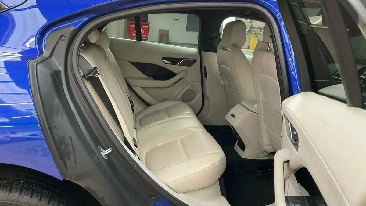 2021-jaguar-i-pace-ev400-black-big-6