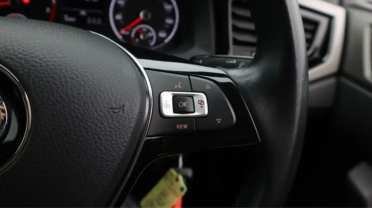 2020-volkswagen-polo-10-tsi-match-big-25