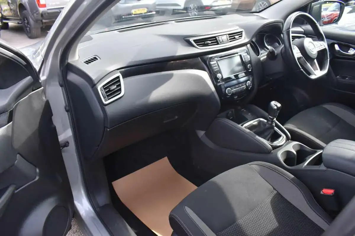 2021-nissan-qashqai-13-dig-t-acenta-premium-140ps-big-19
