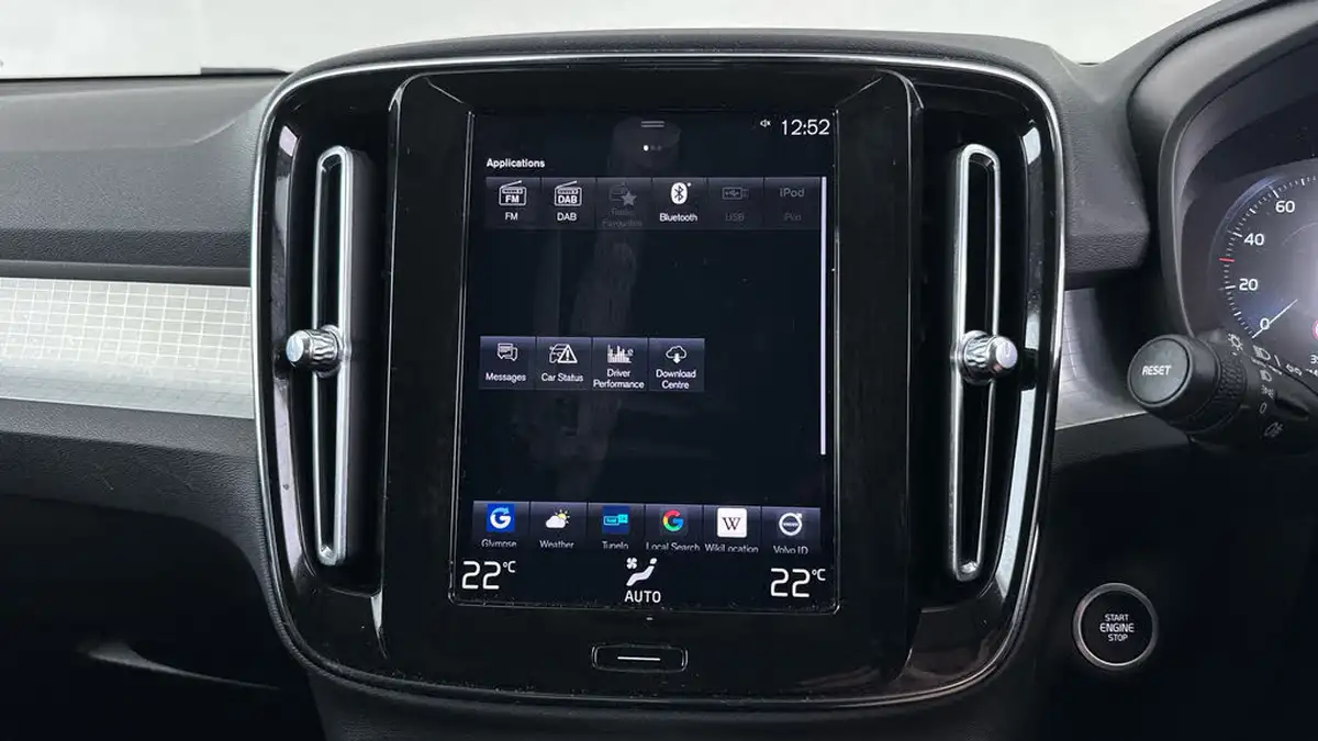 2021-volvo-xc40-15-t3-momentum-161bhp-big-30
