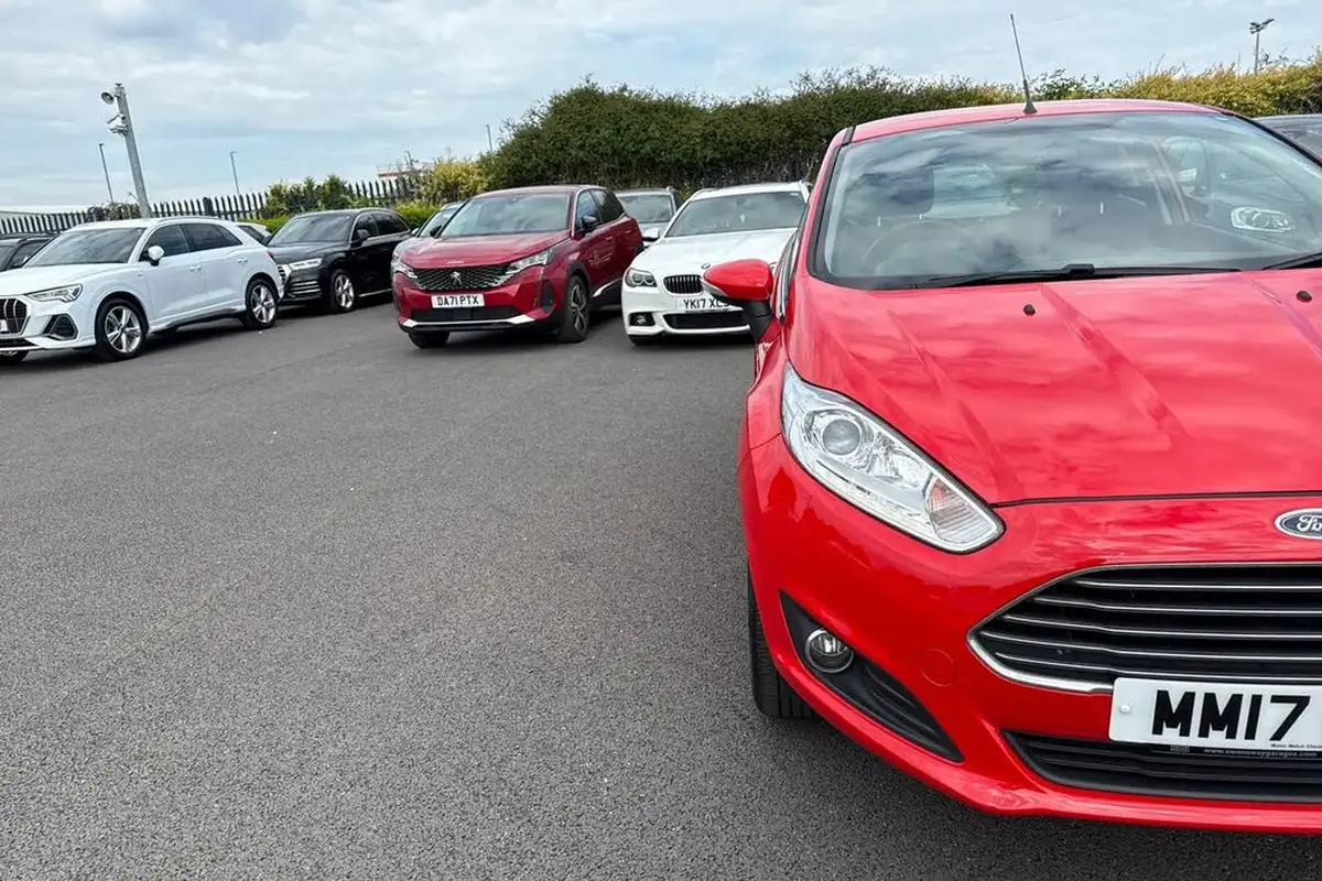 2017-ford-fiesta-125-zetec-3d-big-24