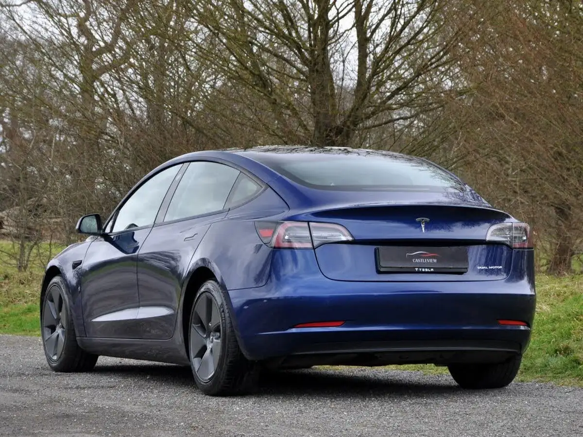 2022-tesla-model-3-e-long-range-big-33