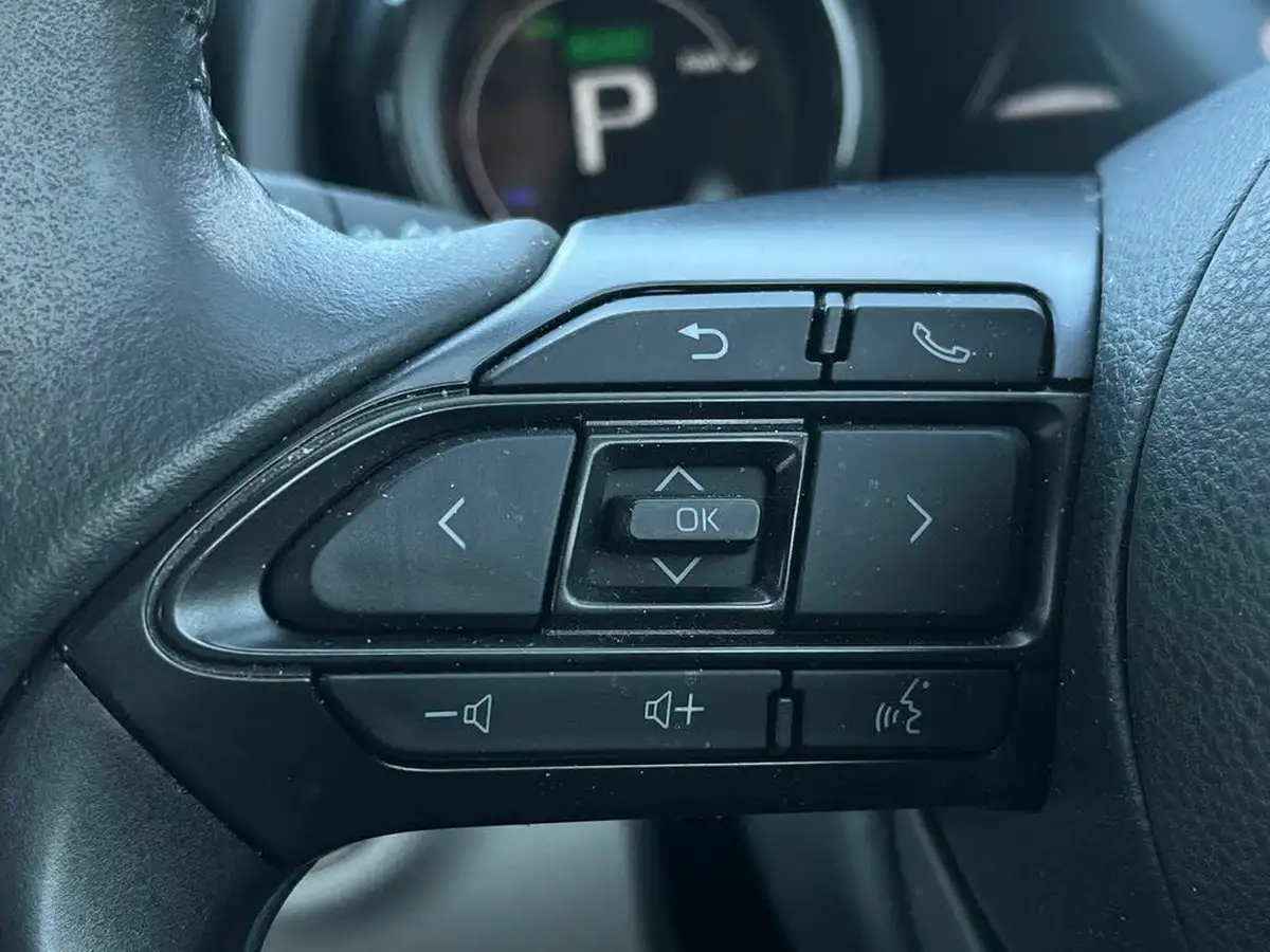 2021-toyota-yaris-15-vvt-i-excel-big-21