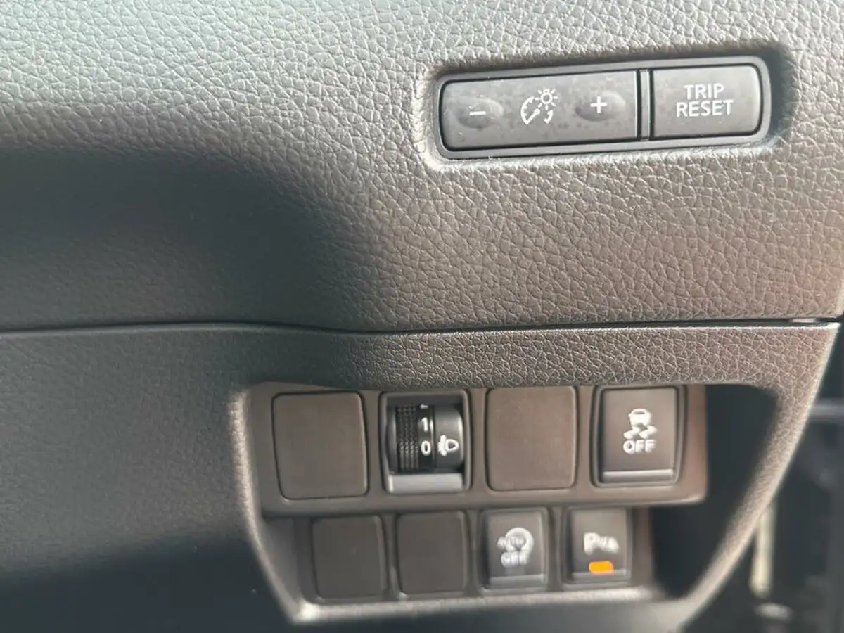 2014-nissan-qashqai-15dci-acenta-premium-big-41