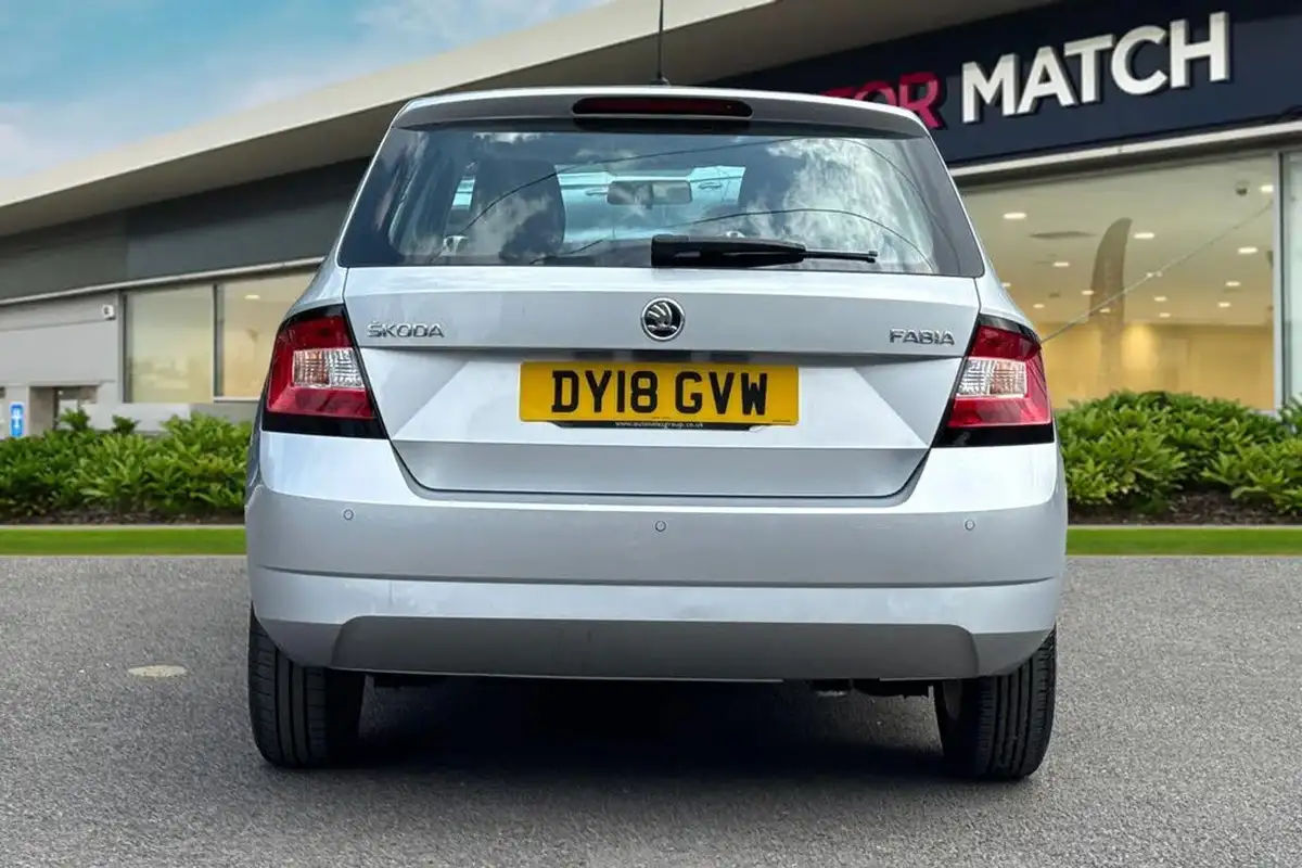 2018-skoda-fabia-10-tsi-se-95ps-ss-hatchback-big-3