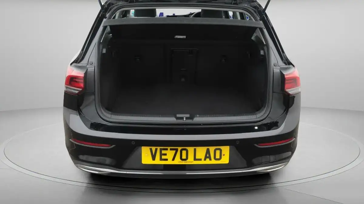 2021-volkswagen-golf-15-tsi-style-150ps-hatchback-big-17