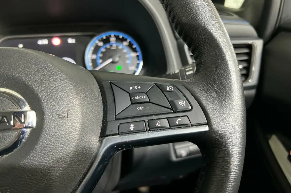 2019-nissan-leaf-e-acenta-big-21