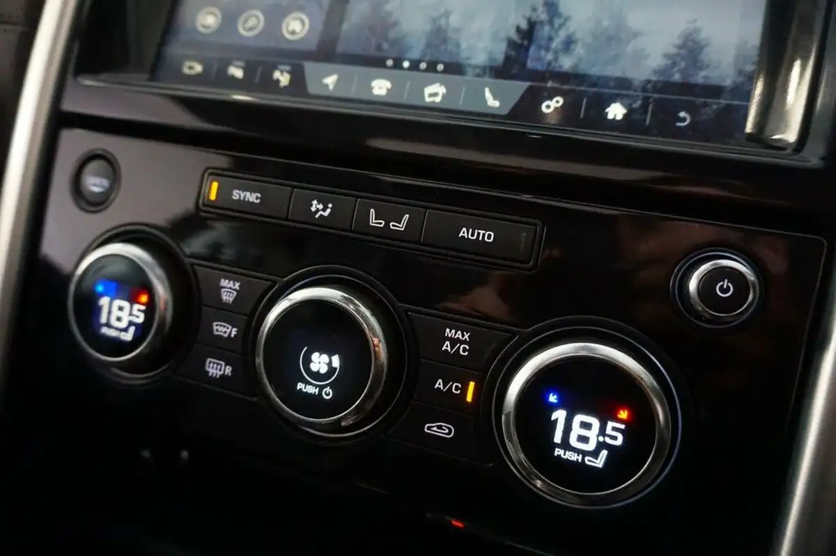 2018-land-rover-discovery-30-sd-v6-hse-30-sd-v6-306ps-station-wagon-5d-auto-big-29